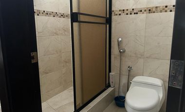 VENTA DE HERMOSA Y AMPLIA VILLA EN VIA A SAMBORONDON PRIMEROS KILOMETROS