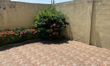 VENTA DE HERMOSA Y AMPLIA VILLA EN VIA A SAMBORONDON PRIMEROS KILOMETROS