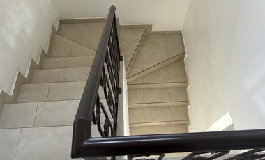 VENTA DE HERMOSA Y AMPLIA VILLA EN VIA A SAMBORONDON PRIMEROS KILOMETROS
