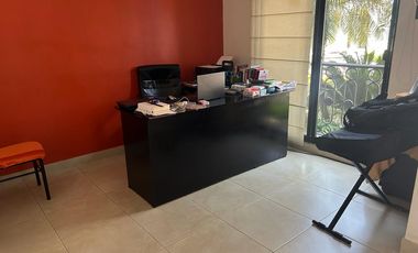 VENTA DE HERMOSA Y AMPLIA VILLA EN VIA A SAMBORONDON PRIMEROS KILOMETROS