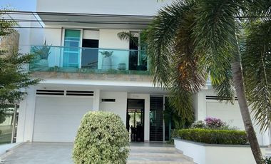 SE VENDE CASA EN EL EXCLUSIVO SECTOR DE VENECIA