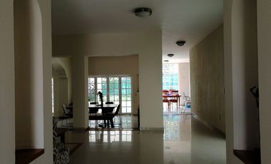 HERMOSA RESIDENCIA EN BUGAMBILIAS 2DA SECCIÓN