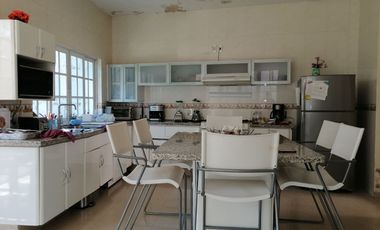 HERMOSA RESIDENCIA EN BUGAMBILIAS 2DA SECCIÓN