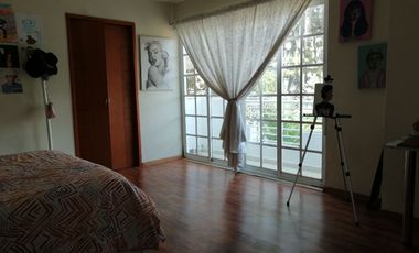 HERMOSA RESIDENCIA EN BUGAMBILIAS 2DA SECCIÓN