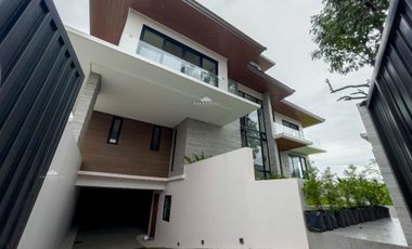 Good Deal! Modern Design House and lot for Sale at Ayala Southvale Primera Las Pinas City