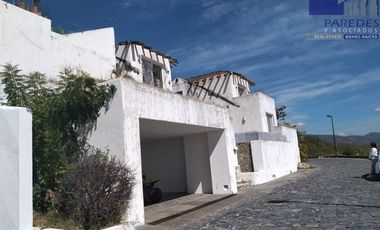 R303 Residencia en Venta para Remodelar 4 recamaras Porto Ixtapa