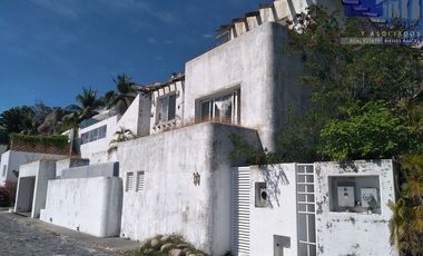 R303 Residencia en Venta para Remodelar 4 recamaras Porto Ixtapa