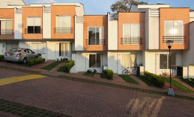 Extraordinaria casa de dos habitaciones con 80 m2 en Rivera Campestre Conjunto Residencial. Villa Olímpica. Pereira - Colombia.