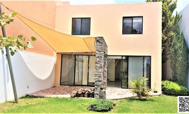 CASA EN RENTA EN LA CAMPIÑA, AMUEBLADA, CASA CLUB CON ALBERCA, PRIVADA, EQUIPADA