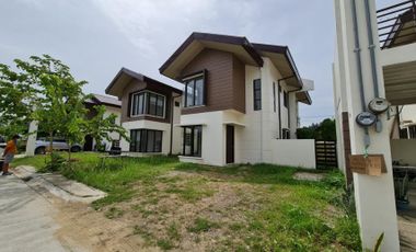 Brand new, 3 Bedrooms, 1 car park  in Narra Park Residences for Rent | Two - storey with aircon