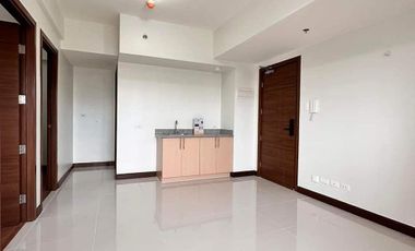 2 Bedroom with balcony for sale in Buendia-LRT Pasay near Dela Salle University