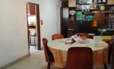 Casa en Esquina Frente a el Parque Recreativo Cuitláhuac. 4 Recamaras, 2 Baños, Bodega