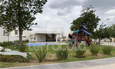 CASA AMUEBLADA PROXIMA A ZONA INDUSTRAIL, PRIV. CON ALBERCA,  CON SEGURIDAD 24/7