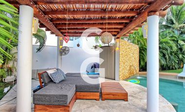 Casa en Venta en Cancun en Residencial Villa Magna con Alberca y Jardín