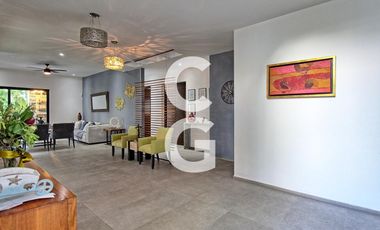 Casa en Venta en Cancun en Residencial Villa Magna con Alberca y Jardín