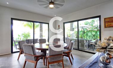 Casa en Venta en Cancun en Residencial Villa Magna con Alberca y Jardín
