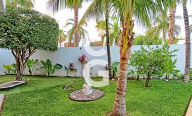 Casa en Venta en Cancun en Residencial Villa Magna con Alberca y Jardín