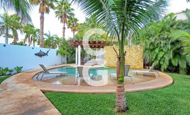 Casa en Venta en Cancun en Residencial Villa Magna con Alberca y Jardín