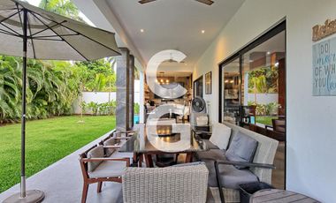 Casa en Venta en Cancun en Residencial Villa Magna con Alberca y Jardín