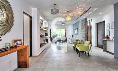 Casa en Venta en Cancun en Residencial Villa Magna con Alberca y Jardín