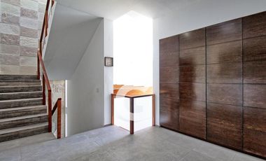 Casa en Venta en Cancun en Residencial Villa Magna con Alberca y Jardín