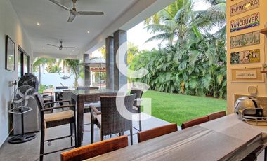 Casa en Venta en Cancun en Residencial Villa Magna con Alberca y Jardín