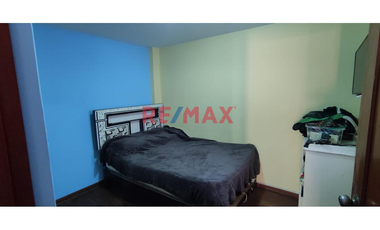 Se Vende Casa En La Urbanizacion Las Gardenias Ate $ 220000 Dolares ( Parametro Para 7 Pisos Negociable)