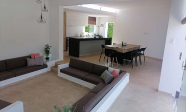 Se Vende Amplia Casa De Campo En Cañete Imperial