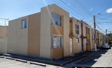 Casa de venta Pomasqui, conjunto ciudad del sol, esquinera, 4 cuartos,buenos acabados