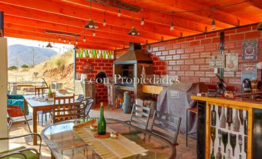 Leon Propiedades vende parcela con casa en sector Lo Aguila, Curacavi.