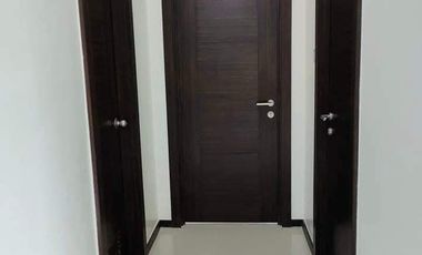RENT TO OWN Condo unit at TRION TOWERS BGC near SM AURA MOVE in as fast as 30days 800K cash out only