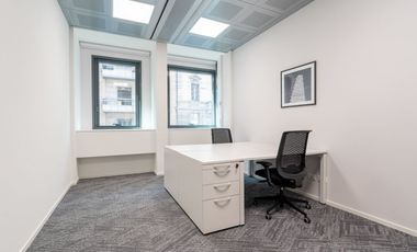 Private office space for 1 person in HQ Triumph Building
