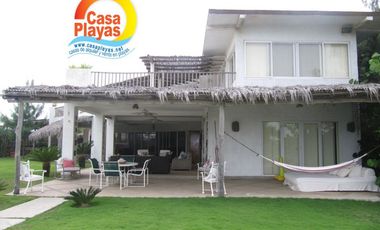 Casa grande frente al mar de Venta en Playas Villamil, Vía a Data km 8