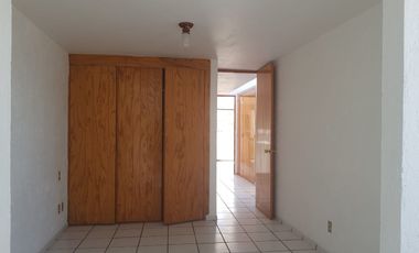 Casa en condominio c/excelentes espacios y distribución, a min. de Prepa 1