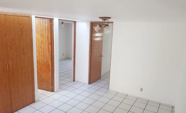 Casa en condominio c/excelentes espacios y distribución, a min. de Prepa 1