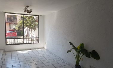 Casa en condominio c/excelentes espacios y distribución, a min. de Prepa 1