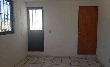 Casa en condominio c/excelentes espacios y distribución, a min. de Prepa 1