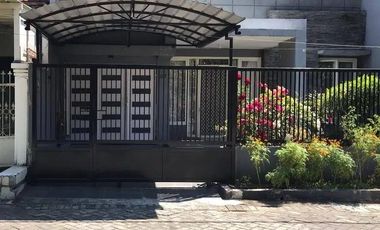 Rumah di Simpang Darmo Permai Selatan Siap Huni Termurah