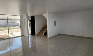 Casa Nueva en Venta, 3 Pisos Fracc. Camino Real, Mineral de La Reforma, Hidalgo.