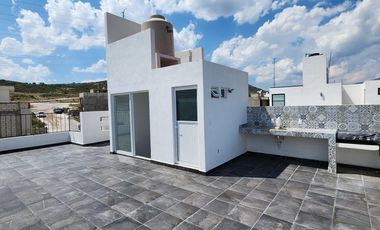 Casa Nueva en Venta, 3 Pisos Fracc. Camino Real, Mineral de La Reforma, Hidalgo.