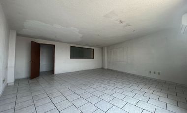 LOCAL/ OFICINA EN RENTA SOBRE 5 DE MAYO, A UN COSTADO DE CHEVY SAN CARLOS,TOLUCA