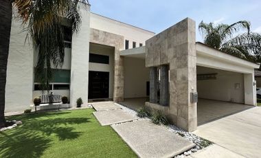 Casa en venta Las Jacarandas, Monterrey.