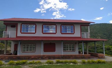 Venta de hermosa finca en La Unión, Valle