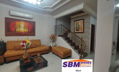 CASA DE VENTA EN LAS CRUCITAS, AV. ALEJANDRO CASTRO BENITEZ, PROVIDENCIA, MACHALA