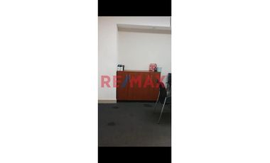 Se Alquila 3Er Piso De Oficinas Administrativas/Locales Comerciales/Industriales A Una Cuadra Del Ovalo Centenario Urb. La Chalaca