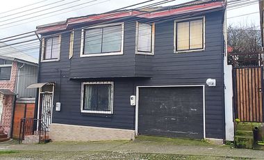 casa de 2 pisos en Augusto Goecke