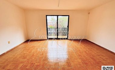 CASA EN RENTA BLVD. CAMPESTRE, FRENTE A COSTCO, León,Gto; 686 M2, USO COMERCIAL.