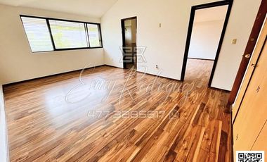 CASA EN RENTA BLVD. CAMPESTRE, FRENTE A COSTCO, León,Gto; 686 M2, USO COMERCIAL.