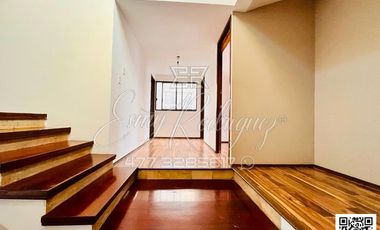 CASA EN RENTA BLVD. CAMPESTRE, FRENTE A COSTCO, León,Gto; 686 M2, USO COMERCIAL.