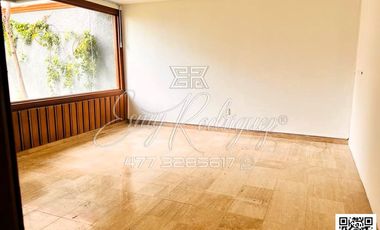 CASA EN RENTA BLVD. CAMPESTRE, FRENTE A COSTCO, León,Gto; 686 M2, USO COMERCIAL.